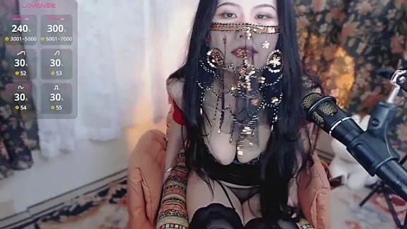 cat-lady-6688