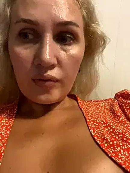 YourBlondee