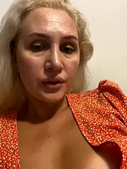 YourBlondee