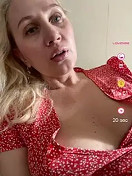 YourBlondee