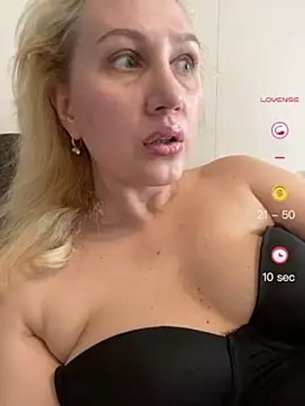 YourBlondee