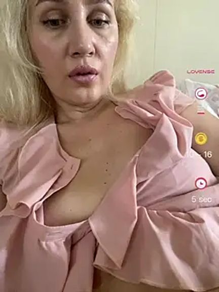 YourBlondee