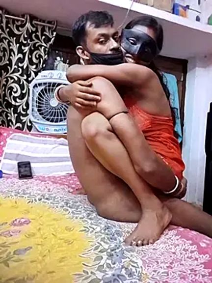 Hot_couple493
