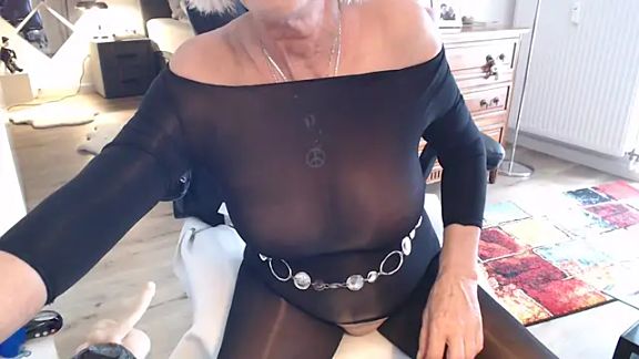 HotLady66