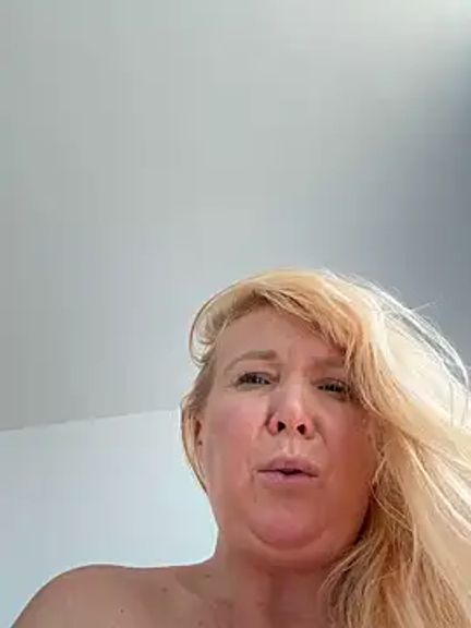 EmmaInLove23