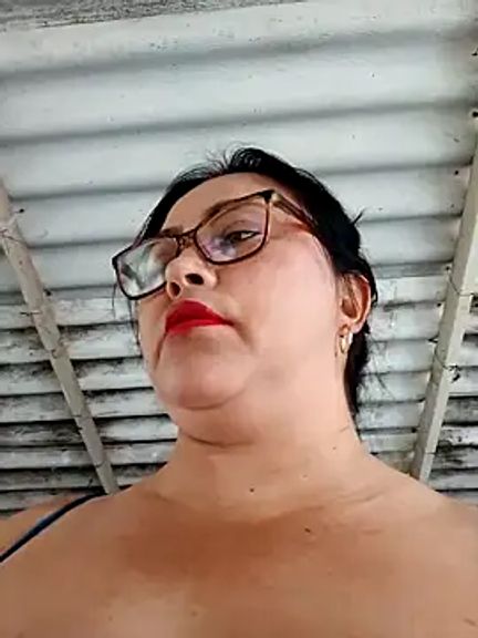 Dirty-Momm-Divorced-Hot