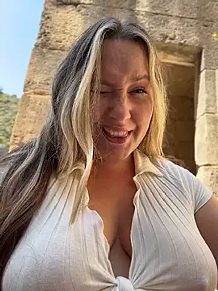 Mona_Plus