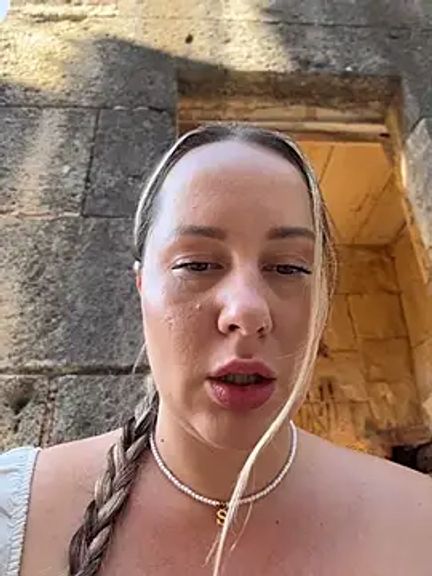 Mona_Plus