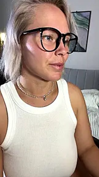 Charming_Daphny