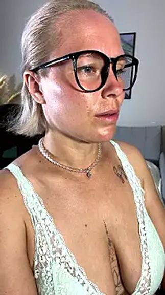 Charming_Daphny