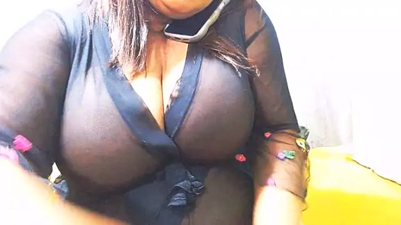 BustyMatureStepmum