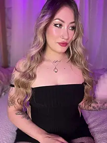 Lally_Valencia__