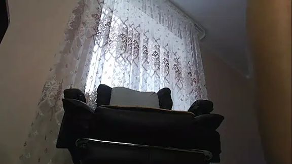 Kriss_brunette_5