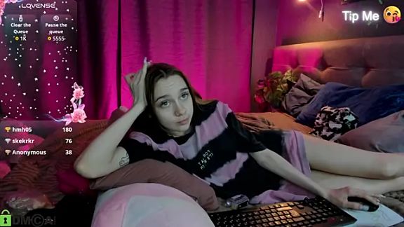 Lesi_Moonie01