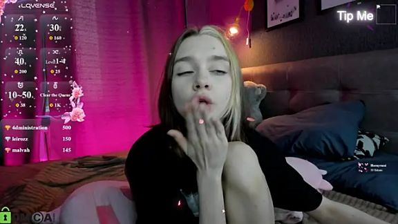 Lesi_Moonie01