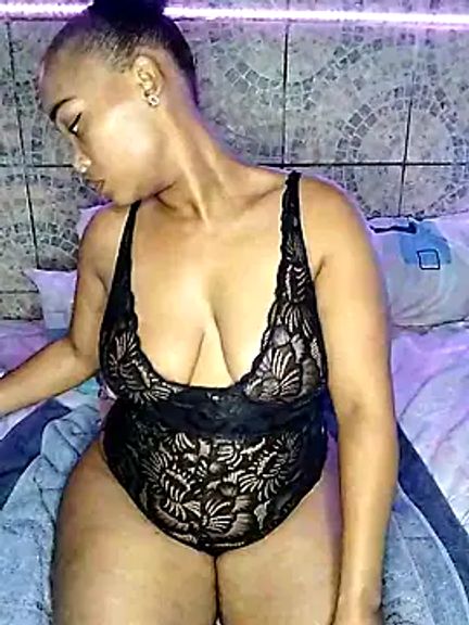 alexis_skyy
