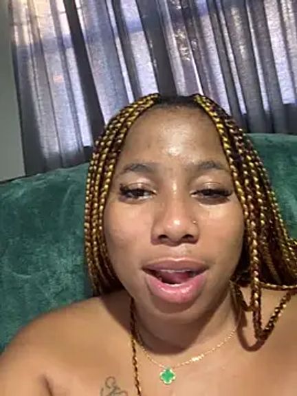 CurvyDesire1