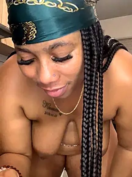 CurvyDesire1