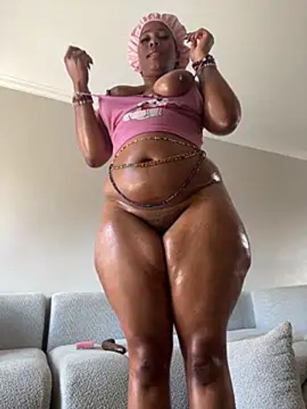 CurvyDesire1