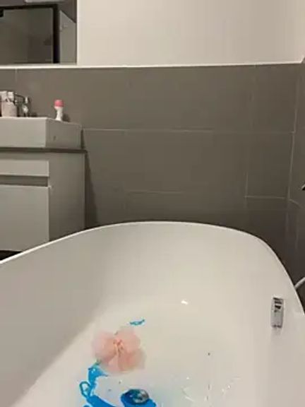 CurvyDesire1