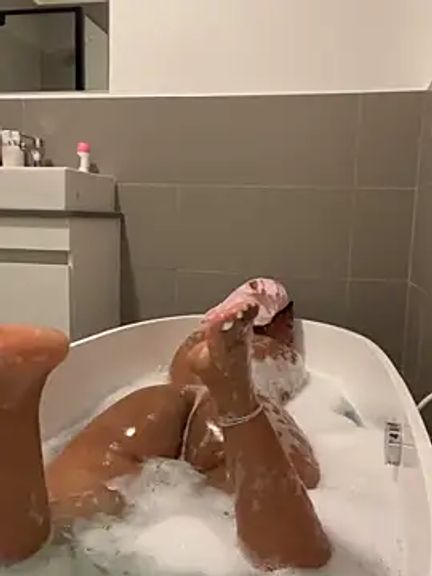 CurvyDesire1