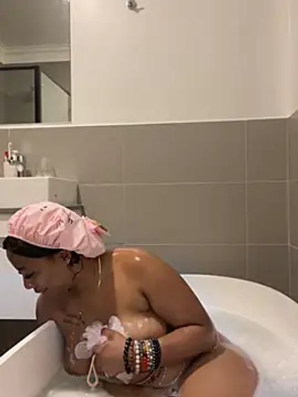 CurvyDesire1