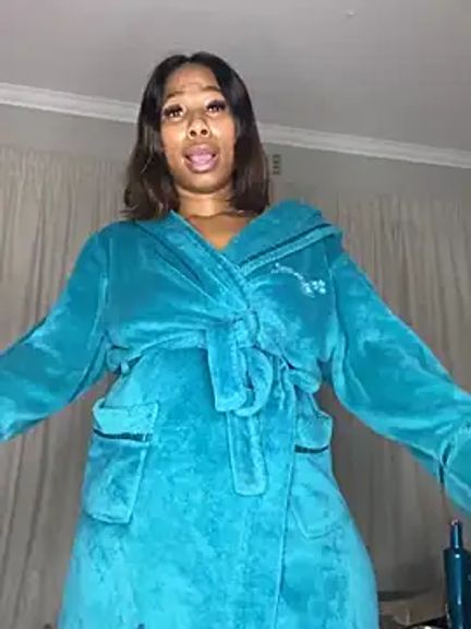 CurvyDesire1