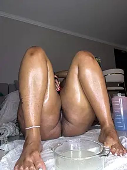 CurvyDesire1