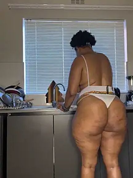 CurvyDesire1