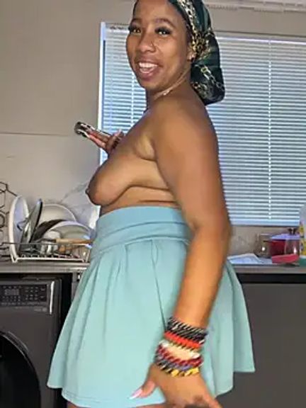 CurvyDesire1