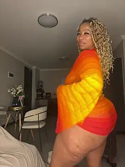 CurvyDesire1