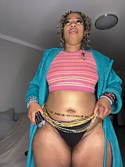 CurvyDesire1