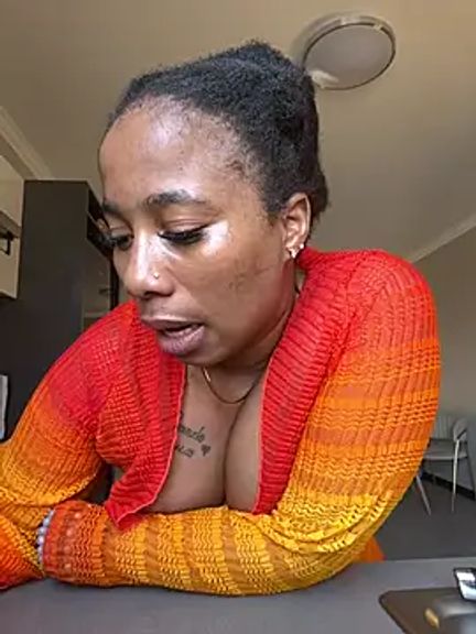 CurvyDesire1