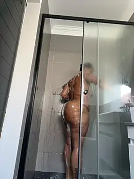 CurvyDesire1