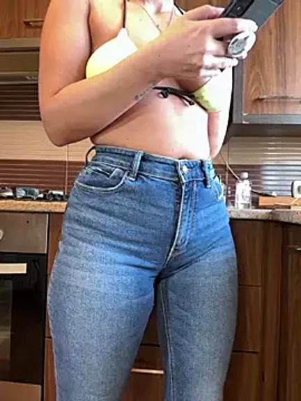 Hotmomcheckk_