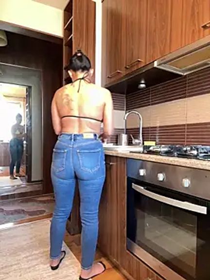 Hotmomcheckk_