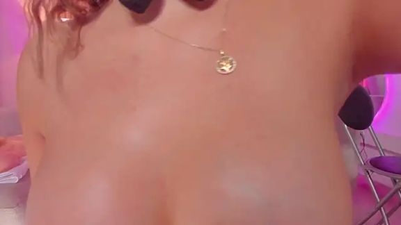 Leah_Grey