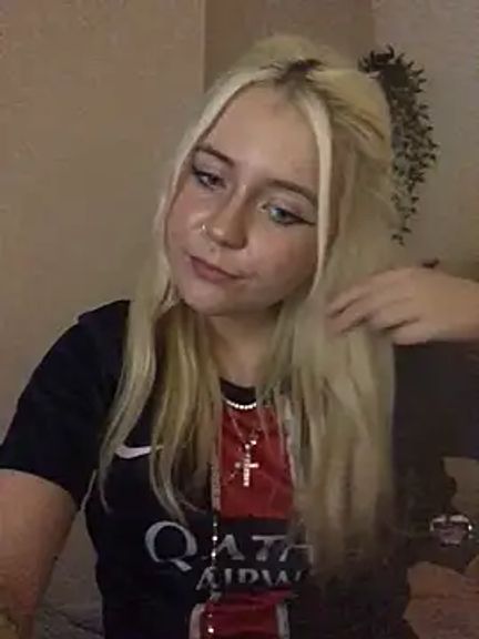 Blondie_Sofia_Essexbabe