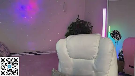 _Vikky_Moon_