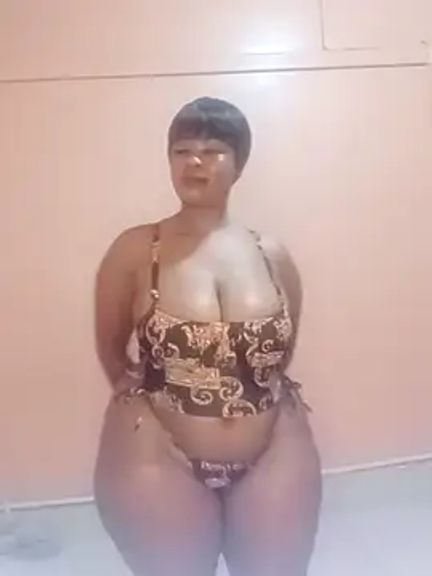 Luciouslips00