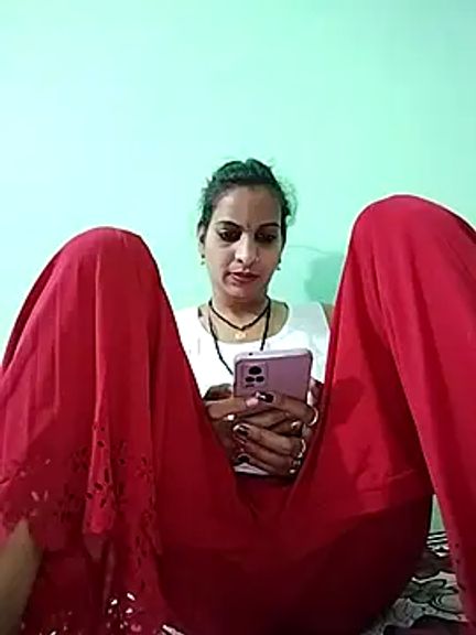 Hotty-Nidhi