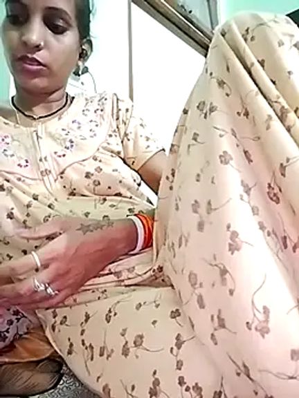 Hotty-Nidhi