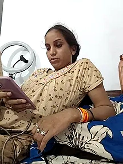 Hotty-Nidhi