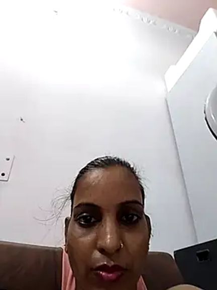 Hotty-Nidhi