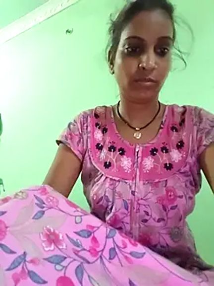 Hotty-Nidhi