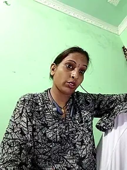 Hotty-Nidhi