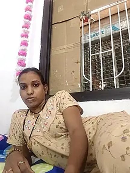 Hotty-Nidhi