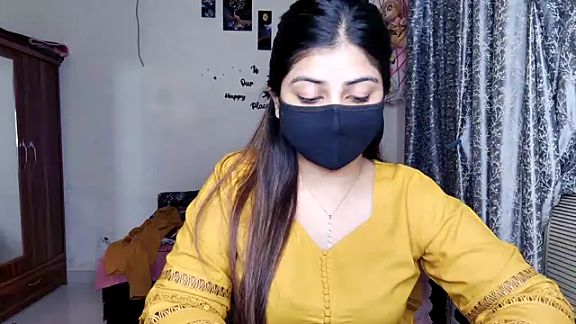 Hot-Shivangi
