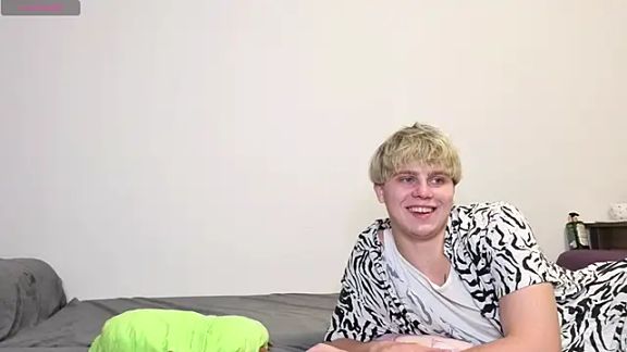 Emily_and_Ilumi