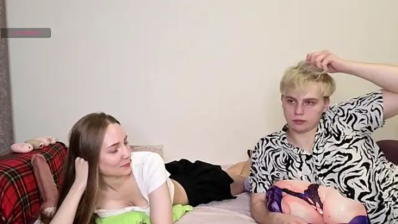 Emily_and_Ilumi